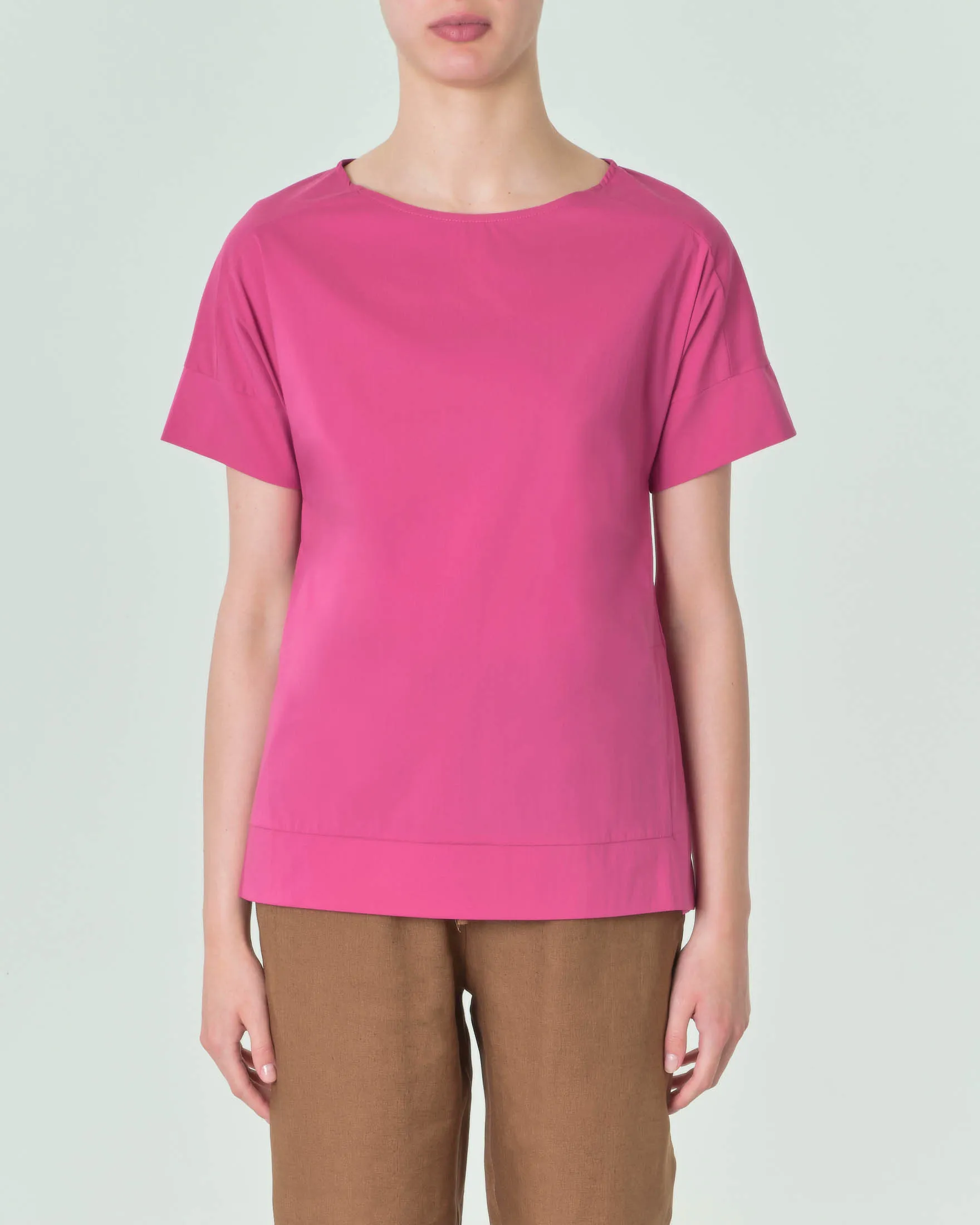 Blusa fucsia in popeline di cotone stretch con maniche corte e spacco sul fianco