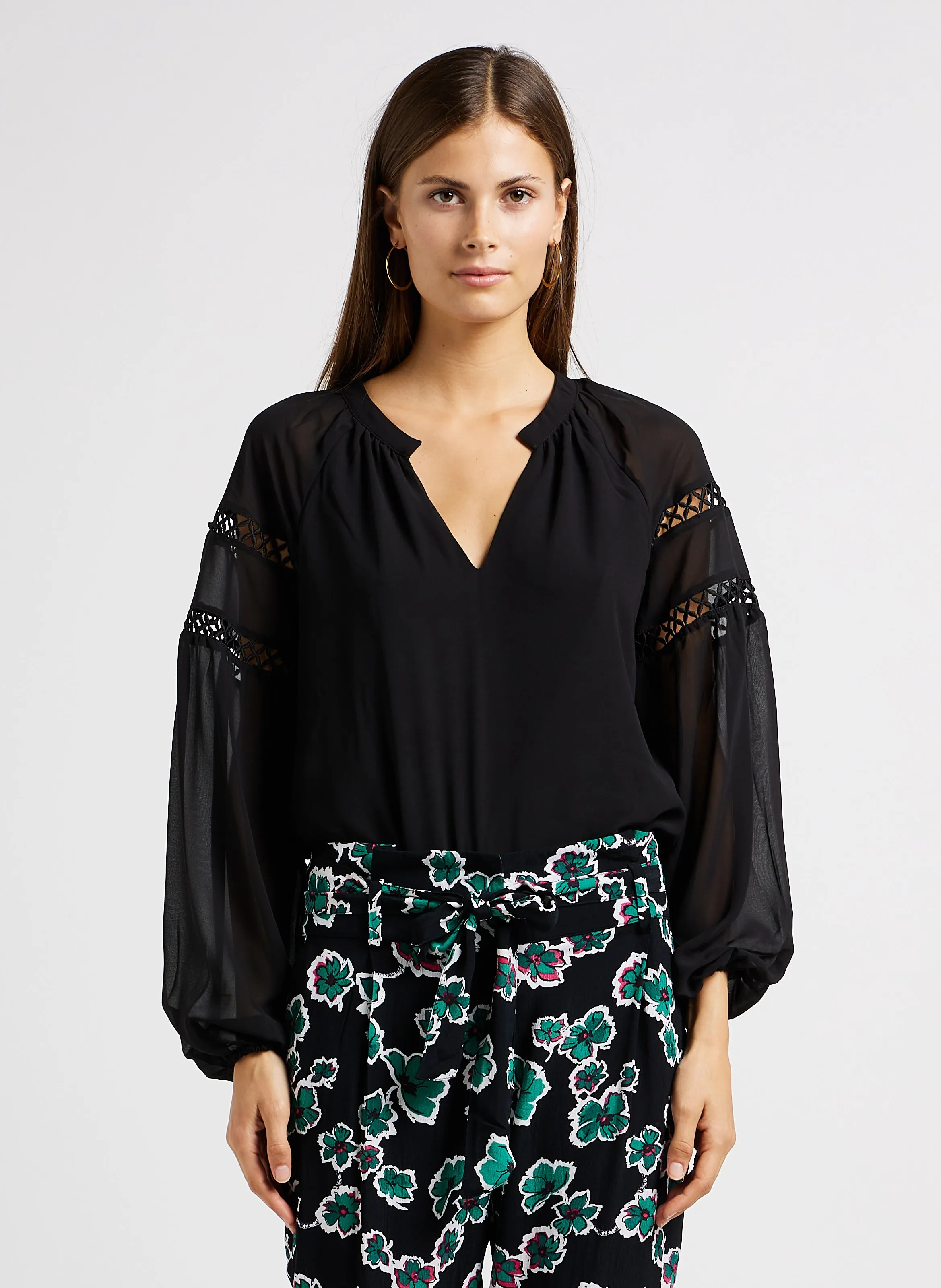 VILA   URA - Blusa scollo a V a maniche lunghe | Nero